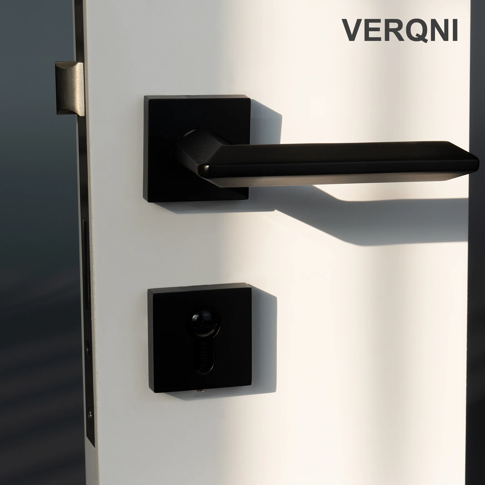 VERQNI HPF312 Simplicity zinc alloy Door Handle Lock Set Matte Black key latch lever handle Magnetic lock body
VERQNI HPF312 Simplicity zinc alloy Door Handle Lock Set Matte Black key latch lever handle Magnetic lock body