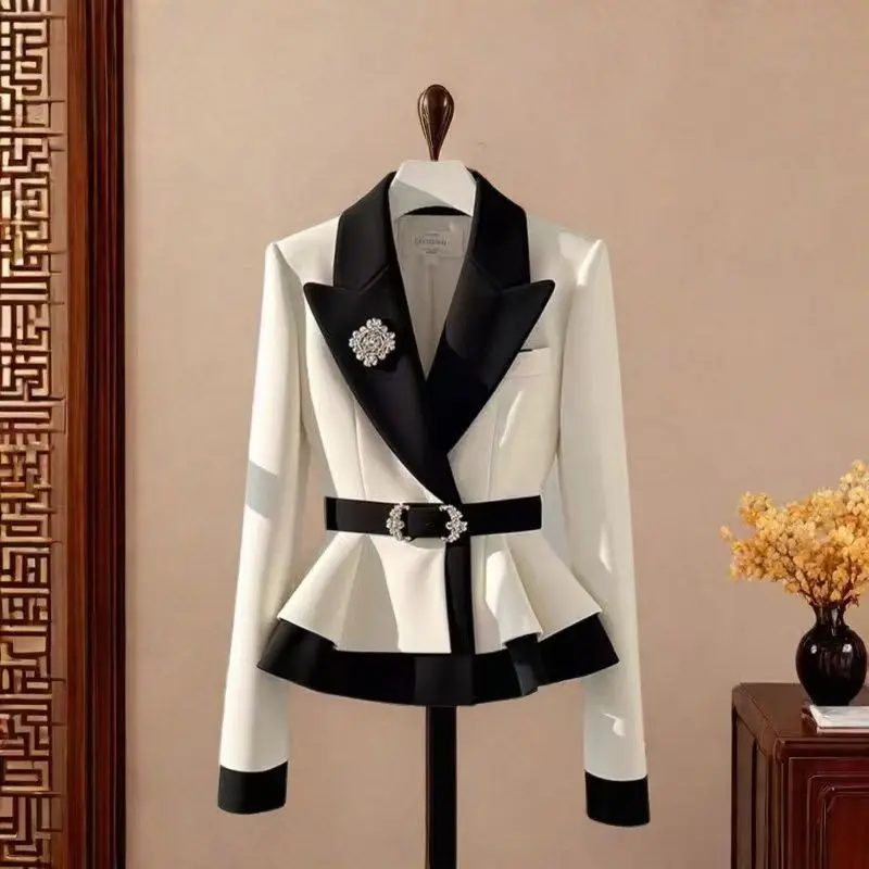 White Black Patchwork Blazers for Women Formal High End Slim Short Jacket Long Sleeve Office Lady Cropped Blazer Autumn 2025 New
White Black Patchwork Blazers for Women Formal High End Slim Short Jacket Long Sleeve Office Lady Cropped Blazer Autumn 2025 New