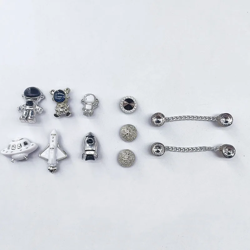 2025 New Astronaut Women's Shoes Accessories Crocs DIY Shoes Accessories Shoe Flowers (11Pieces)
2025 New Astronaut Women's Shoes Accessories Crocs DIY Shoes Accessories Shoe Flowers (11Pieces)