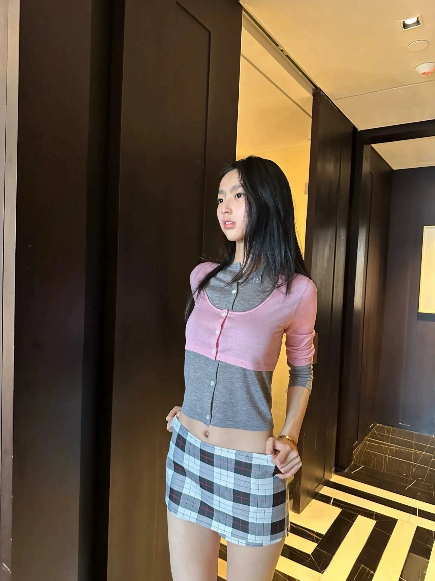 Ouyang Nana Wang Liwen Silk Wool Blend Knitted Open Cardigan Color Blo Design Spring Commute Sle Ladies Faion Knitwear
Ouyang Nana Wang Liwen Silk Wool Blend Knitted Open Cardigan Color Blo Design Spring Commute Sle Ladies Faion Knitwear