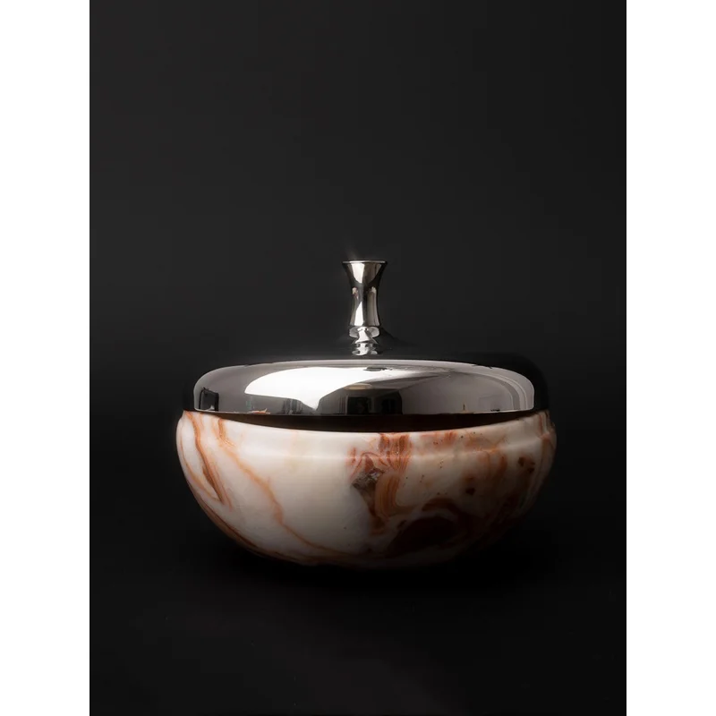 Red-brown agate silver steel pinecone storage box for jewelry, nuts, tray - perfect for gift giving, luxurious and stylish.
Red-brown agate silver steel pinecone storage box for jewelry, nuts, tray - perfect for gift giving, luxurious and stylish.