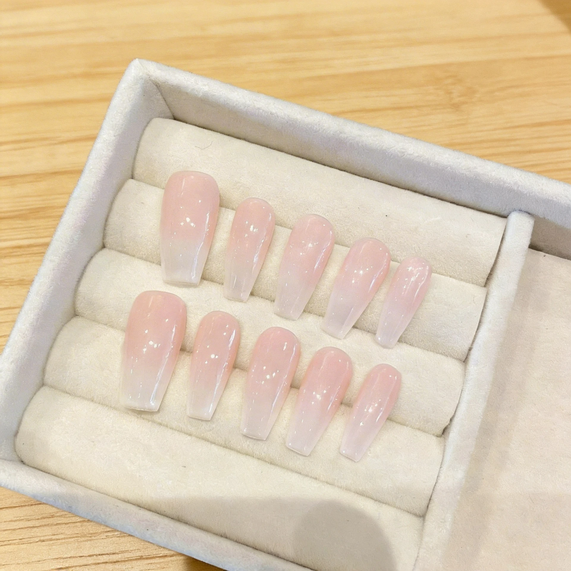 10 pcs Luxury Handmade Press on Nails Middle Trapezoid Milky White Gradient Design with 4-PIECE Tool Adhesive Nail Glue Tabs
10 pcs Luxury Handmade Press on Nails Middle Trapezoid Milky White Gradient Design with 4-PIECE Tool Adhesive Nail Glue Tabs
