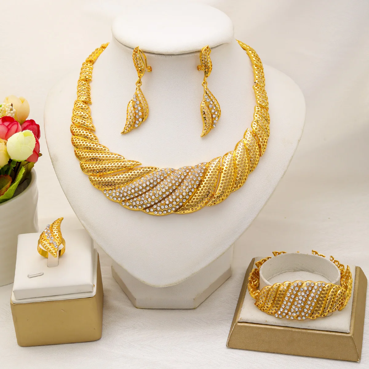 Liffly Dubai Gold Plated Jewelry Sets for Women Big Necklace Plate 24K Original for Wedding Bridal Banquet Party Luxury Jewelry
Liffly Dubai Gold Plated Jewelry Sets for Women Big Necklace Plate 24K Original for Wedding Bridal Banquet Party Luxury Jewelry