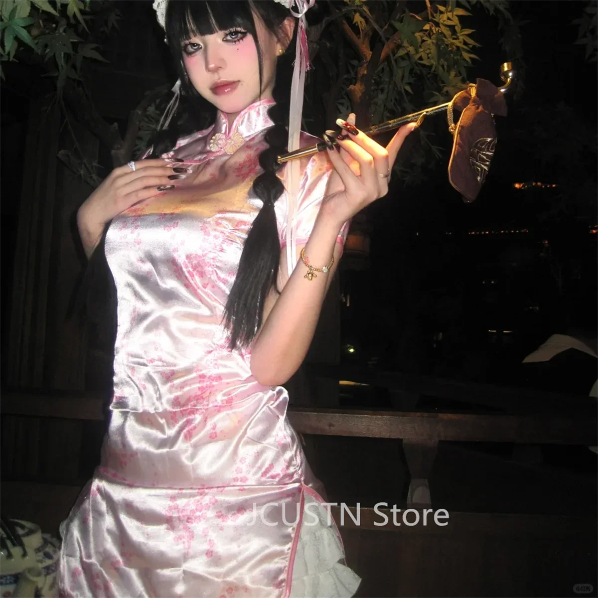 Girl Vintage Streetwear Sexy Improved Chinese Style Dress Mimi Short Qipao Pink Flower Embroider Cheongsams Split Vestidos
Girl Vintage Streetwear Sexy Improved Chinese Style Dress Mimi Short Qipao Pink Flower Embroider Cheongsams Split Vestidos