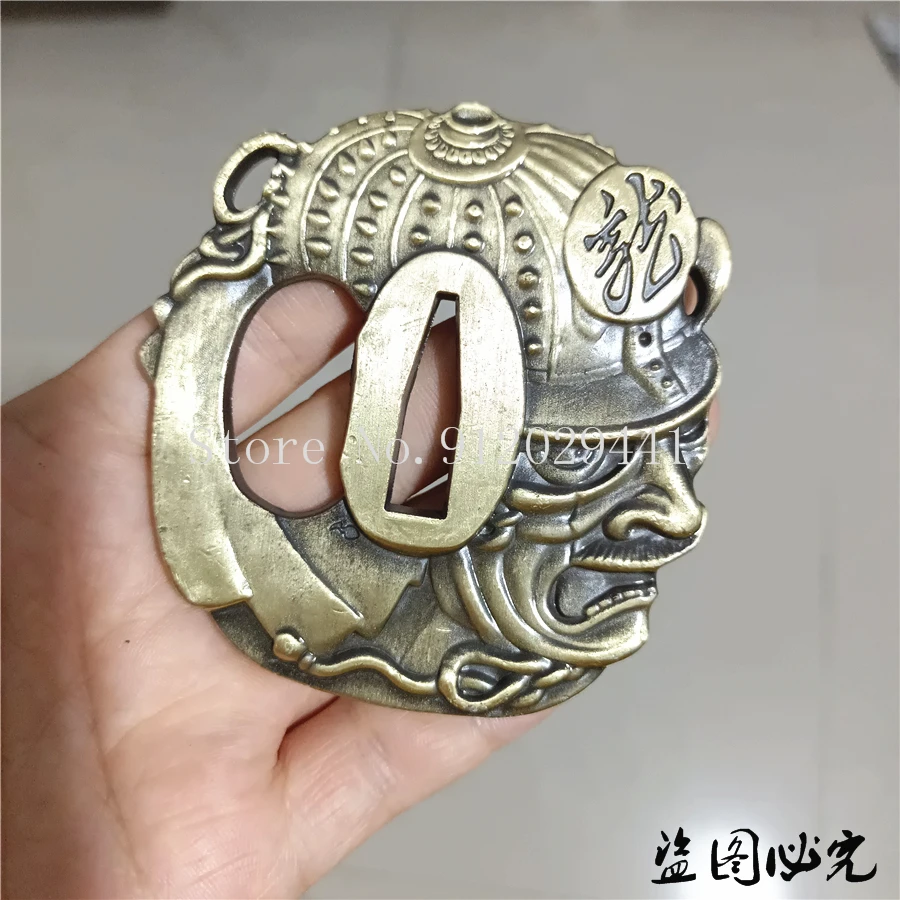 Защитная часть для рук Tsuba из сплава для японского самурая Катана вакидзаси Танто меч
Защитная часть для рук Tsuba из сплава для японского самурая Катана вакидзаси Танто меч