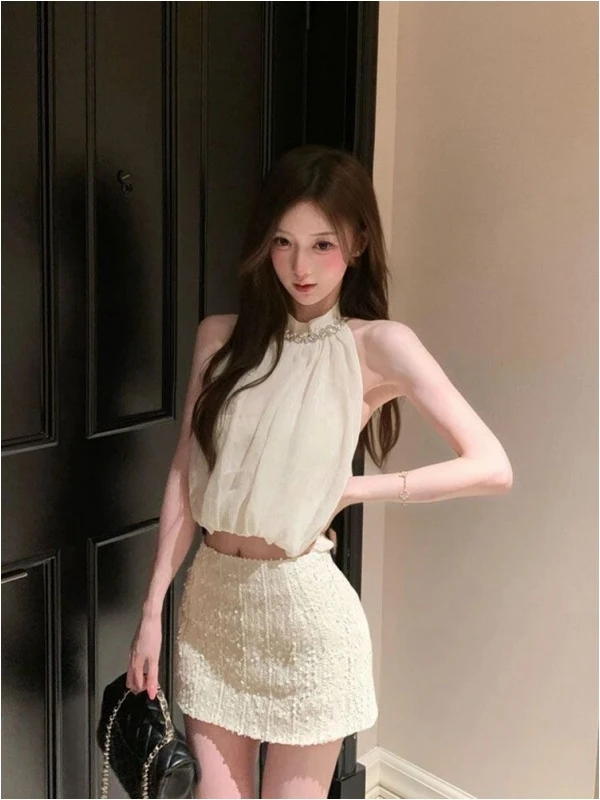 Elegant Heavy-Detail Diamond-Encrusted Shoulder-Baring Neckline White Top And Skirt Set Fashionable Summer Outfit for Women
Elegant Heavy-Detail Diamond-Encrusted Shoulder-Baring Neckline White Top And Skirt Set Fashionable Summer Outfit for Women