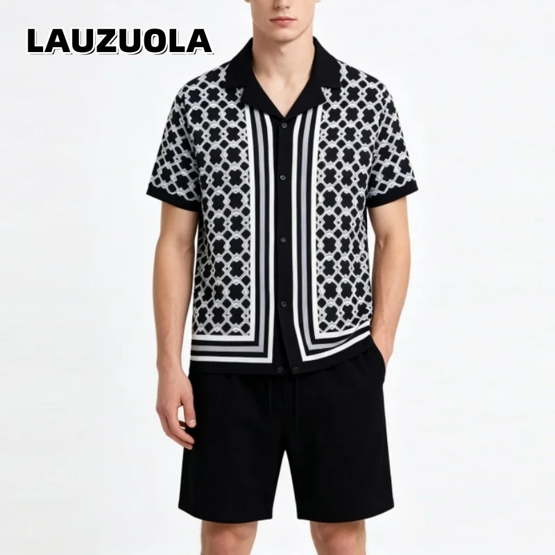 Men Geometric Jacquard Knit Two Piece Outfit Lapel Short Sleeve Shirt + Drawstring Waist Shorts Set Summer Casual Tracksuit
Men Geometric Jacquard Knit Two Piece Outfit Lapel Short Sleeve Shirt + Drawstring Waist Shorts Set Summer Casual Tracksuit
