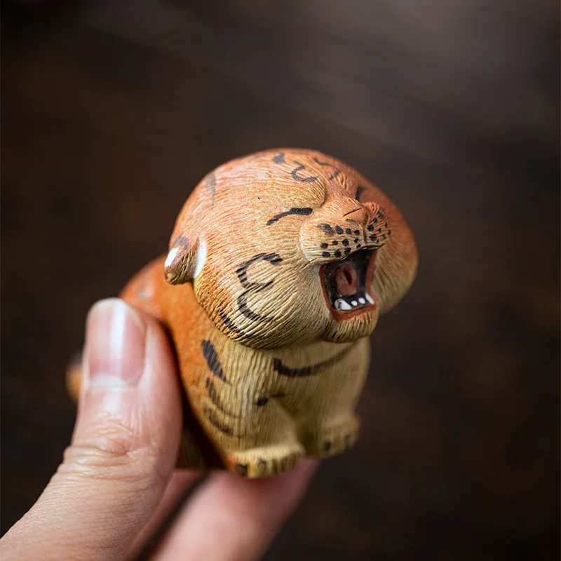 Статуя тигра китайского зодиака, украшения Исин, фиолетовая глина, чай, домашнее животное, скульптура ручной работы, чайная фигурка, ремесла, чайный сервиз, украшение
Статуя тигра китайского зодиака, украшения Исин, фиолетовая глина, чай, домашнее животное, скульптура ручной работы, чайная фигурка, ремесла, чайный сервиз, украшение