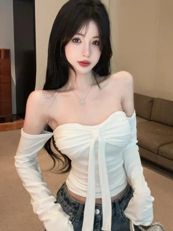 Sexy Strap Design Long Sleeve T-Shirt Pleated Wrap Bustier Pure Desire Style with Chest Pad City Walk Autumn Season Women's T...
Sexy Strap Design Long Sleeve T-Shirt Pleated Wrap Bustier Pure Desire Style with Chest Pad City Walk Autumn Season Women's T...