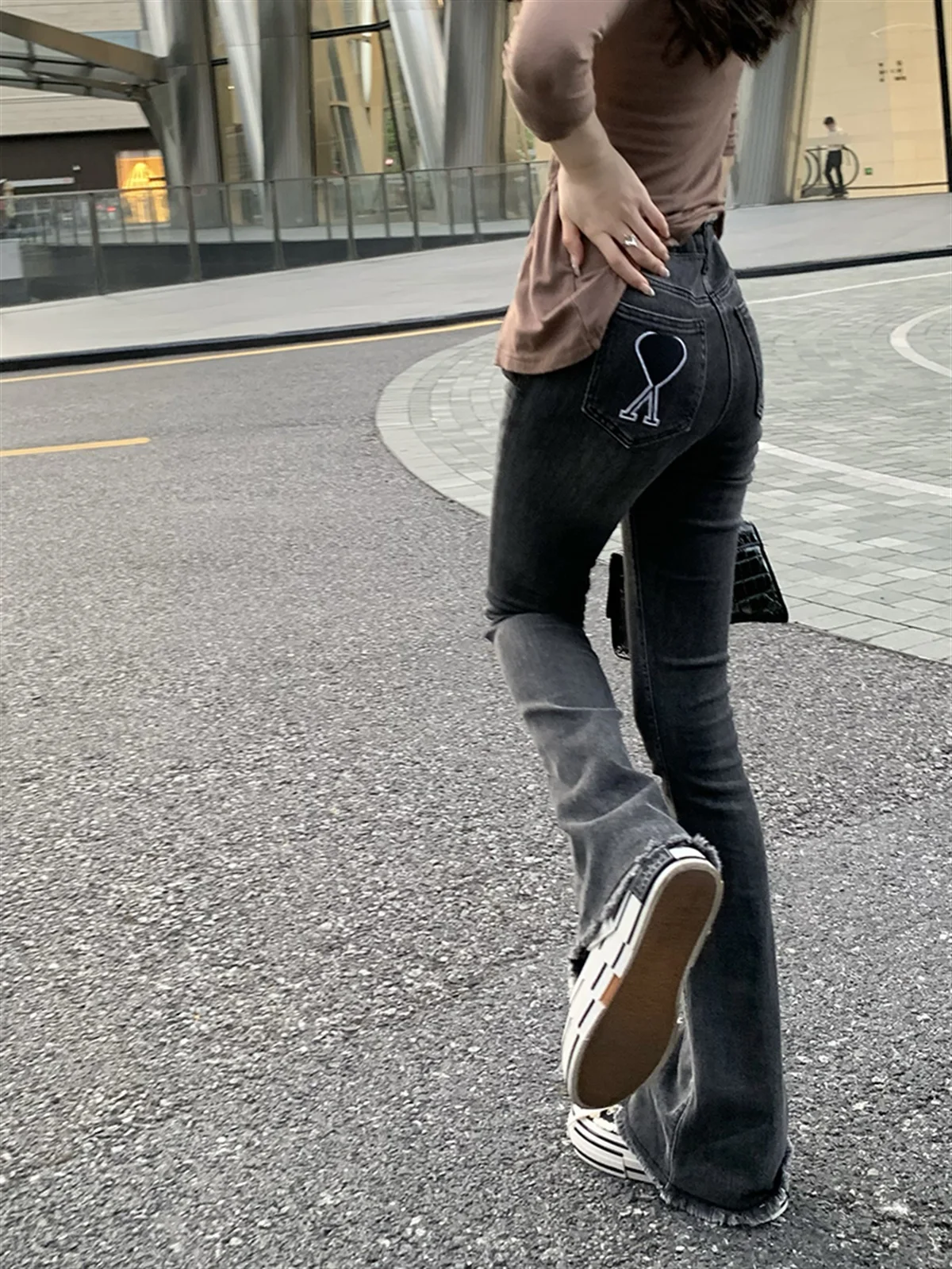 High Waist Wide Leg Bell Bot Jeans Women's Faion Heart aped plus Size Autumn Winter Trousers Long Pants
High Waist Wide Leg Bell Bot Jeans Women's Faion Heart aped plus Size Autumn Winter Trousers Long Pants