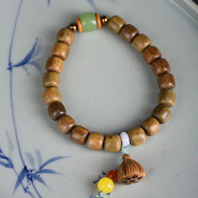 Green Sandalwood Old Pearl Lotus Pendant Fashionable Compact Stationery Bracelet Men s And Women Couple Style Prayer Beads Wood
Green Sandalwood Old Pearl Lotus Pendant Fashionable Compact Stationery Bracelet Men s And Women Couple Style Prayer Beads Wood