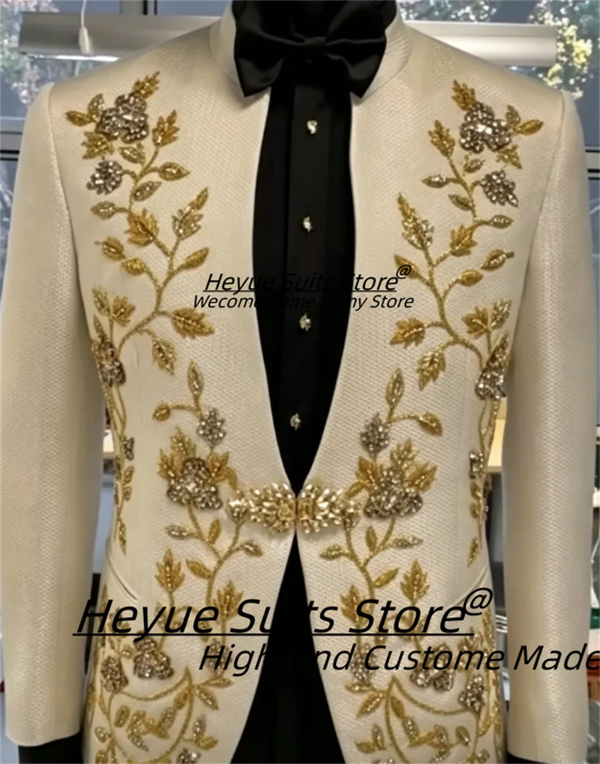 Lucxurious Gorgeous Gold Embroidery Groom Wedding Tuxedos Customized Slim Stand Collar Men Suits Male Party Blazers2 Pieces Sets
Lucxurious Gorgeous Gold Embroidery Groom Wedding Tuxedos Customized Slim Stand Collar Men Suits Male Party Blazers2 Pieces Sets