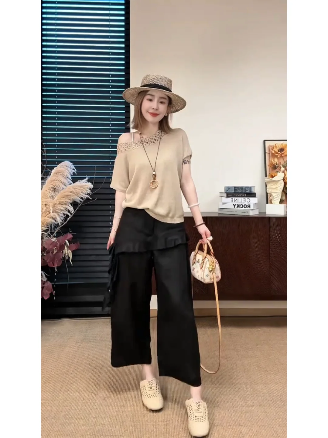 Vintage Knitted T-Shirt And Straight Leg Pants Set Women's Fashion Ensemble Nine Points Loose Fit Summer Outfit High Waist
Vintage Knitted T-Shirt And Straight Leg Pants Set Women's Fashion Ensemble Nine Points Loose Fit Summer Outfit High Waist