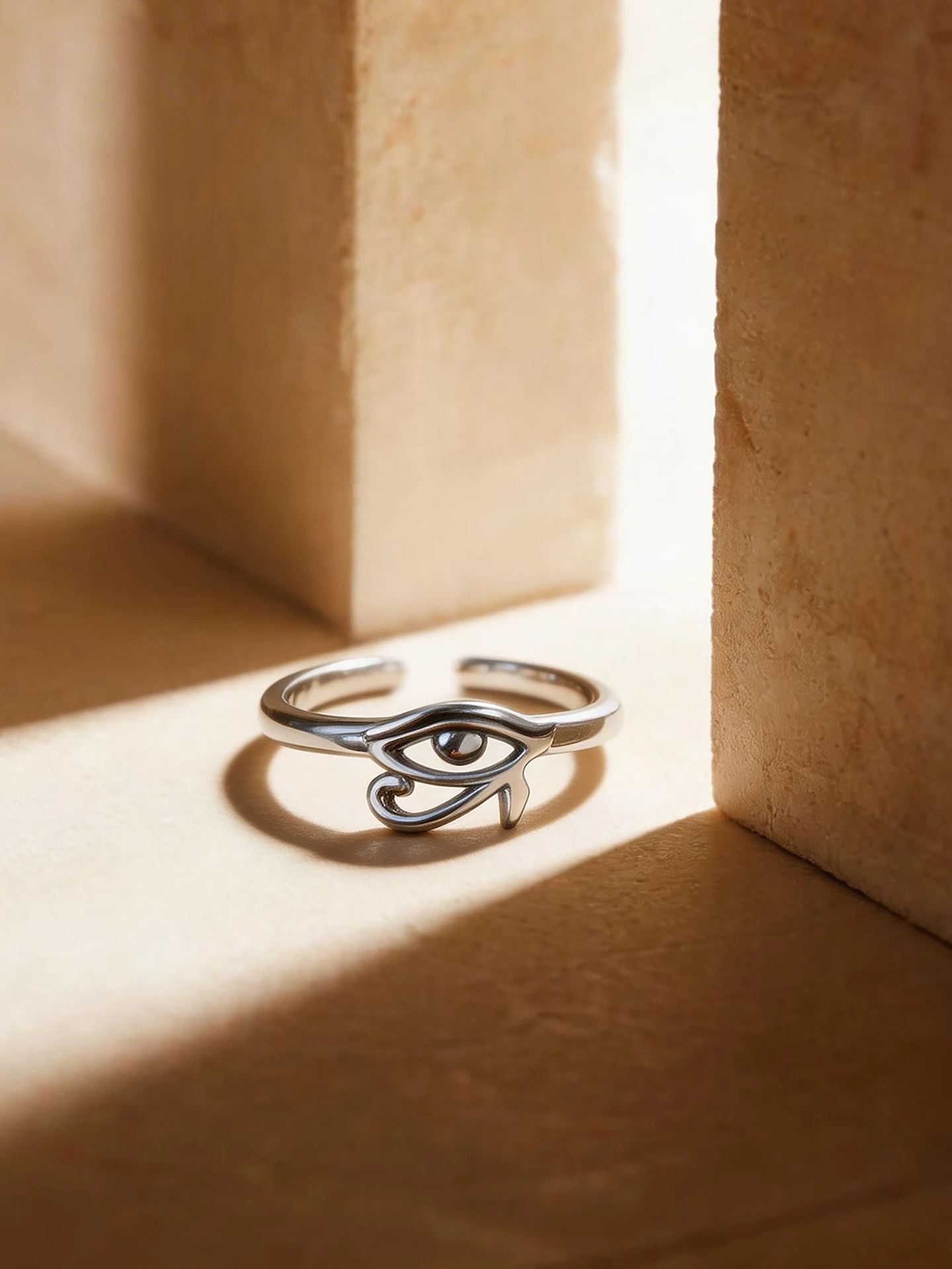 YUKI Pure Silver Vintage Open Ring Men's Fashion Ring Eye of Horus Ring Customizable Engraving round Shape Ring
YUKI Pure Silver Vintage Open Ring Men's Fashion Ring Eye of Horus Ring Customizable Engraving round Shape Ring