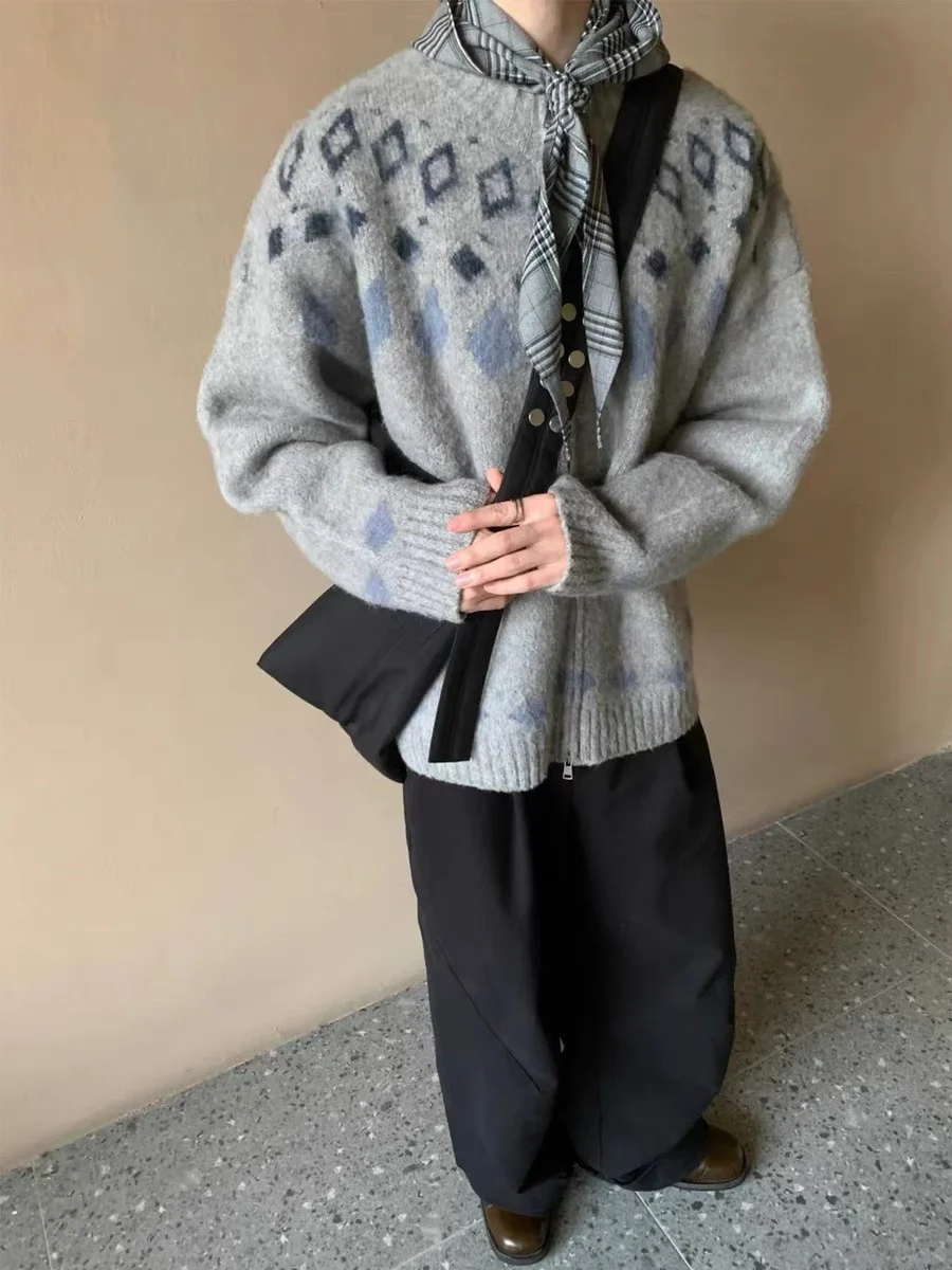 Retro American Fair Isle Knitted Sweater Casual Loose Sle for Men And Women Autumn Winter Season Faion Outerwear Coat
Retro American Fair Isle Knitted Sweater Casual Loose Sle for Men And Women Autumn Winter Season Faion Outerwear Coat