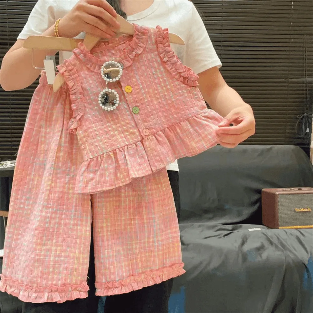 Pink Baby Outfit Set Summer Two-Piece Suit For Girls Single Breasted Sleeveless Top+Casual Loose Pants 2025 Children's Clothing
Pink Baby Outfit Set Summer Two-Piece Suit For Girls Single Breasted Sleeveless Top+Casual Loose Pants 2025 Children's Clothing