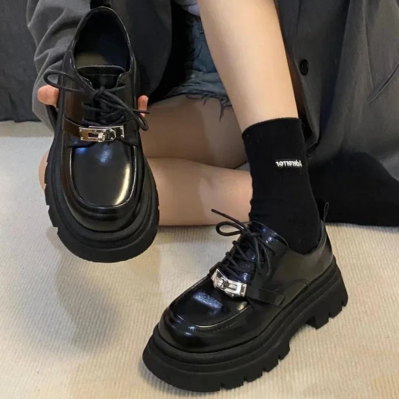 Новые женские туфли дерби, лоферы на платформе, универсальная повседневная обувь в британском стиле, женские кроссовки, модные лоферы, женские туфли-лодочки, обувь
Новые женские туфли дерби, лоферы на платформе, универсальная повседневная обувь в британском стиле, женские кроссовки, модные лоферы, женские туфли-лодочки, обувь