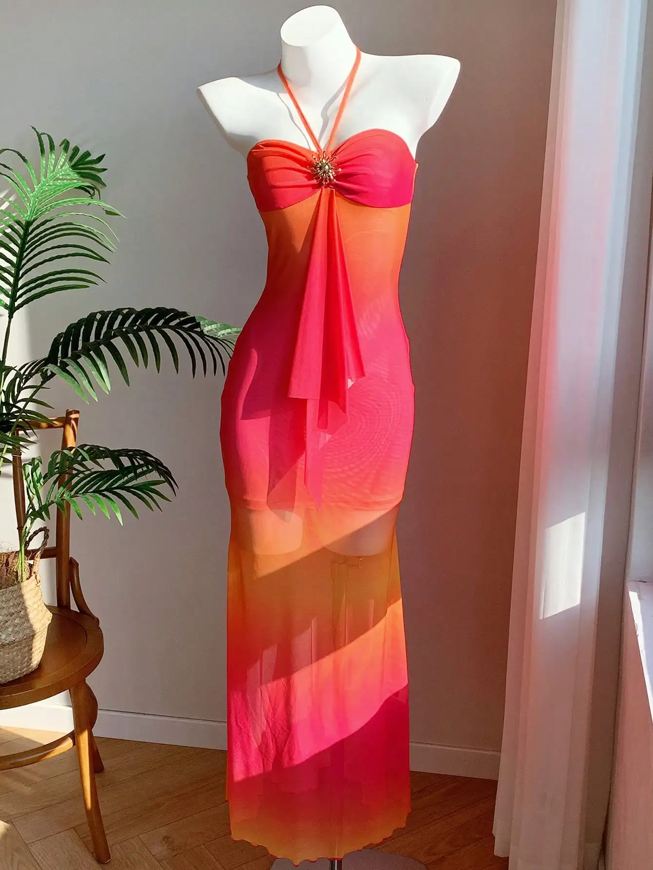 Women Sleeveless Halter Neck Ombre Fitted Sexy Dress Summer Beach Vacation Outfit
Women Sleeveless Halter Neck Ombre Fitted Sexy Dress Summer Beach Vacation Outfit