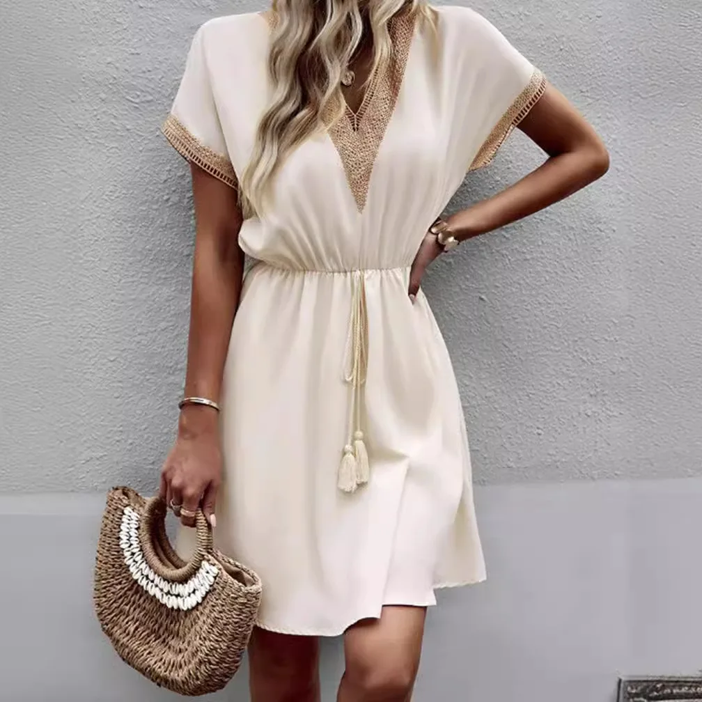 Monochrome V-neck Dress Short-sleeved Lace Dress Mid-length Waist Splicing Spring Summer New Style Lace-up Fashionable Casual
Monochrome V-neck Dress Short-sleeved Lace Dress Mid-length Waist Splicing Spring Summer New Style Lace-up Fashionable Casual