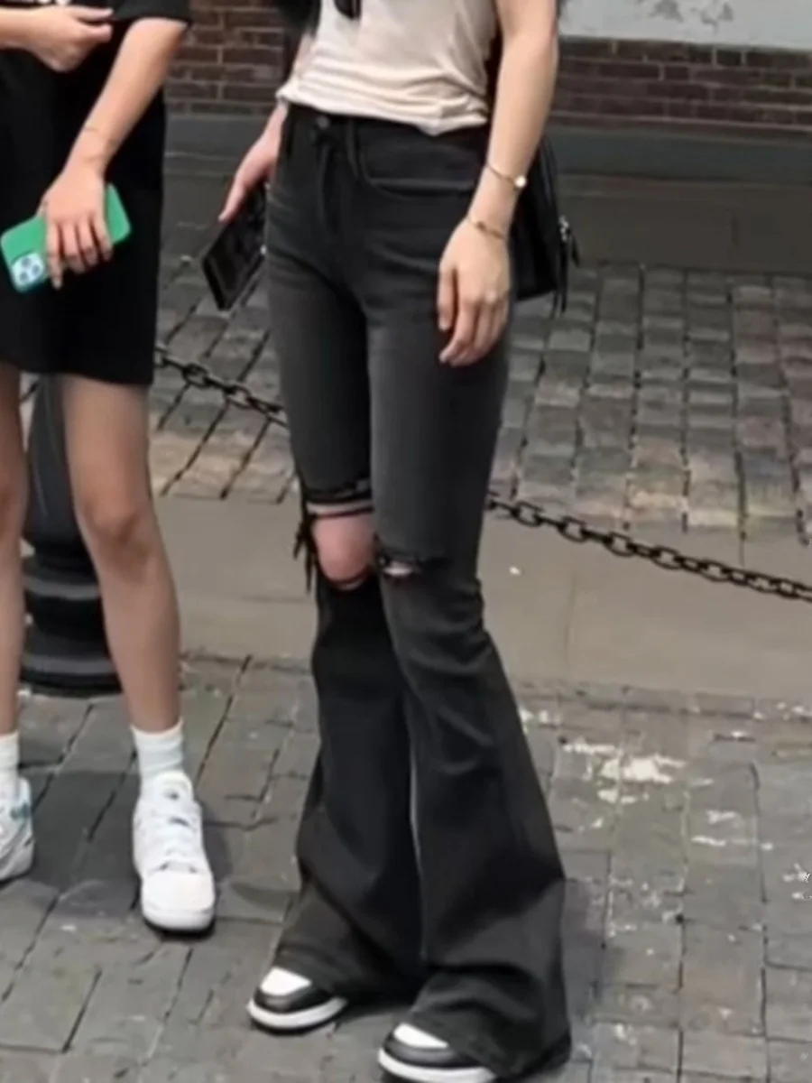Black High Waist Bell Bottom Denim Jeans Women's Fashionable Sexy Hole Design Vintage Wide Leg Pants Cotton Stretch Fabric
Black High Waist Bell Bottom Denim Jeans Women's Fashionable Sexy Hole Design Vintage Wide Leg Pants Cotton Stretch Fabric