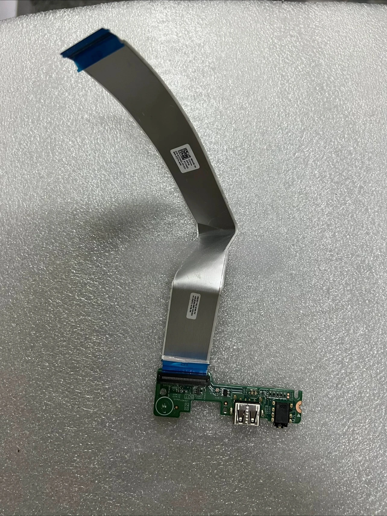 For Dell Inspiron 11 (3180) Power Button/USB Small Board CN - 06WY88, Laptop Internal Repair Part
For Dell Inspiron 11 (3180) Power Button/USB Small Board CN - 06WY88, Laptop Internal Repair Part