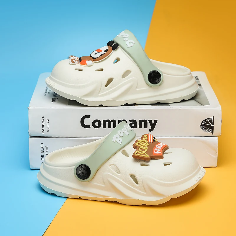 A pair of children's summer clogs breathable non-slip suitable for home, travel and casual outings MA-BE2202126
A pair of children's summer clogs breathable non-slip suitable for home, travel and casual outings MA-BE2202126