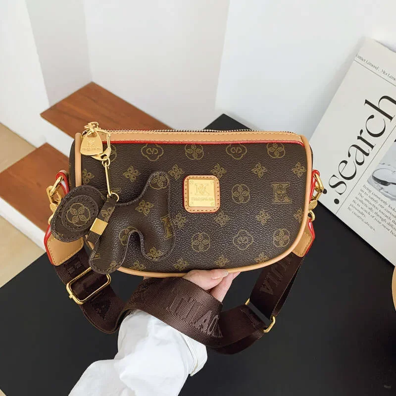 Designer Bags Shoulder Bag Wide Strap Dumpling Bag 2025 New Letter Printed Versatile Shoulder Crossbody Bag for Women
Designer Bags Shoulder Bag Wide Strap Dumpling Bag 2025 New Letter Printed Versatile Shoulder Crossbody Bag for Women