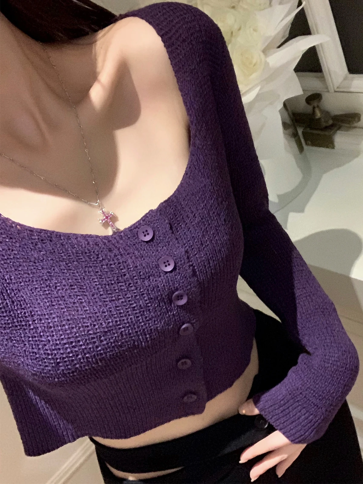 CHICYOU Вязаный свитер с квадратным вырезом и длинными рукавами, низкий воротник, базовый слой, женская внутренняя/внешняя одежда для повседневной носки
CHICYOU Вязаный свитер с квадратным вырезом и длинными рукавами, низкий воротник, базовый слой, женская внутренняя/внешняя одежда для повседневной носки