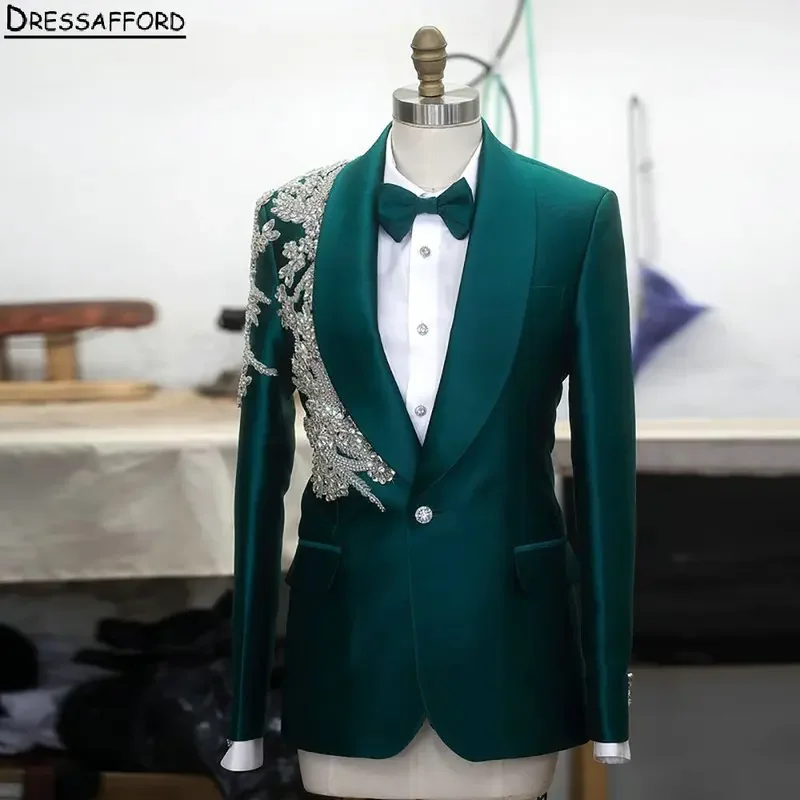 Emerald Green Men Suits For Wedding Appliques Lace Beading Groom Tuxedos 2 Pieces Jacket Pants Prom Blazers Customized
Emerald Green Men Suits For Wedding Appliques Lace Beading Groom Tuxedos 2 Pieces Jacket Pants Prom Blazers Customized