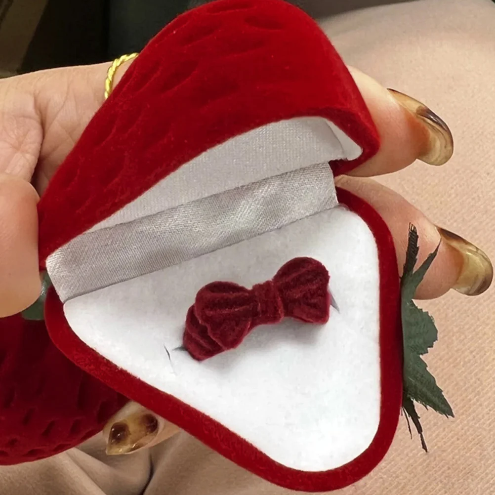 4pcs Ring Box Bride Personalized Keepsake Case Jewelry Strawberry Ring Box Organizer Engagement Wedding Gifts Storage
4pcs Ring Box Bride Personalized Keepsake Case Jewelry Strawberry Ring Box Organizer Engagement Wedding Gifts Storage