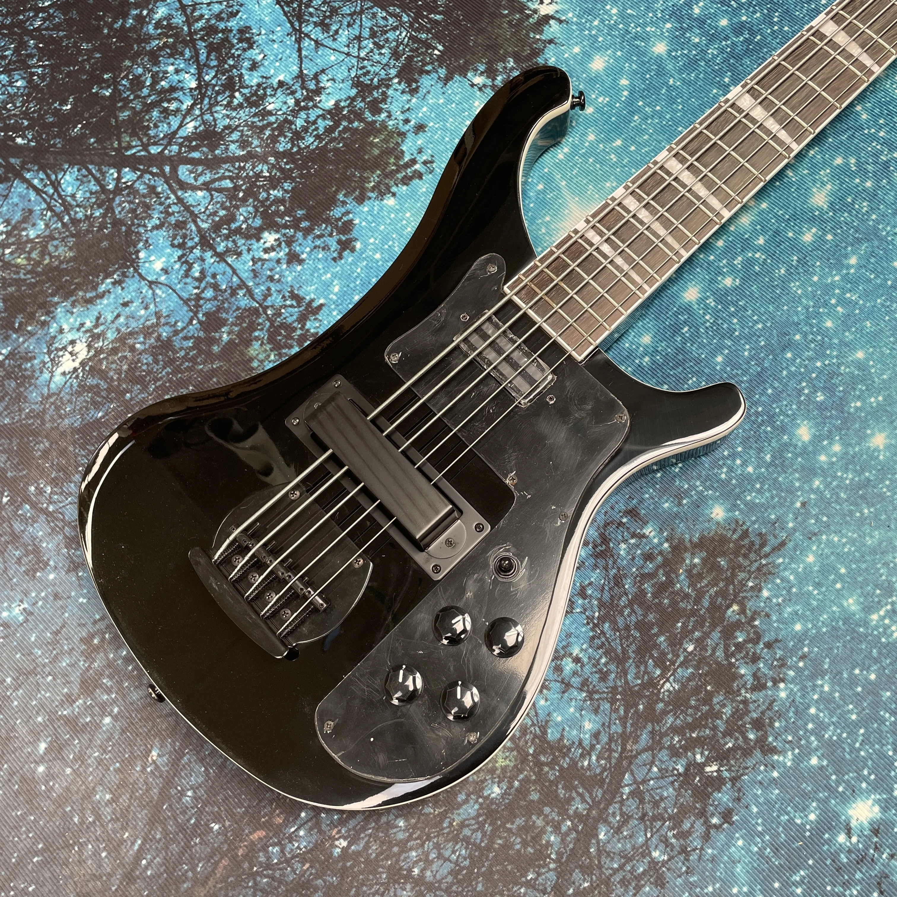 Glossy Black 5-String Bass Electric Guitar, Mahogany with Rosewood Fingerboard Guitars, Beginner's Practice Electric Guitarra
Glossy Black 5-String Bass Electric Guitar, Mahogany with Rosewood Fingerboard Guitars, Beginner's Practice Electric Guitarra