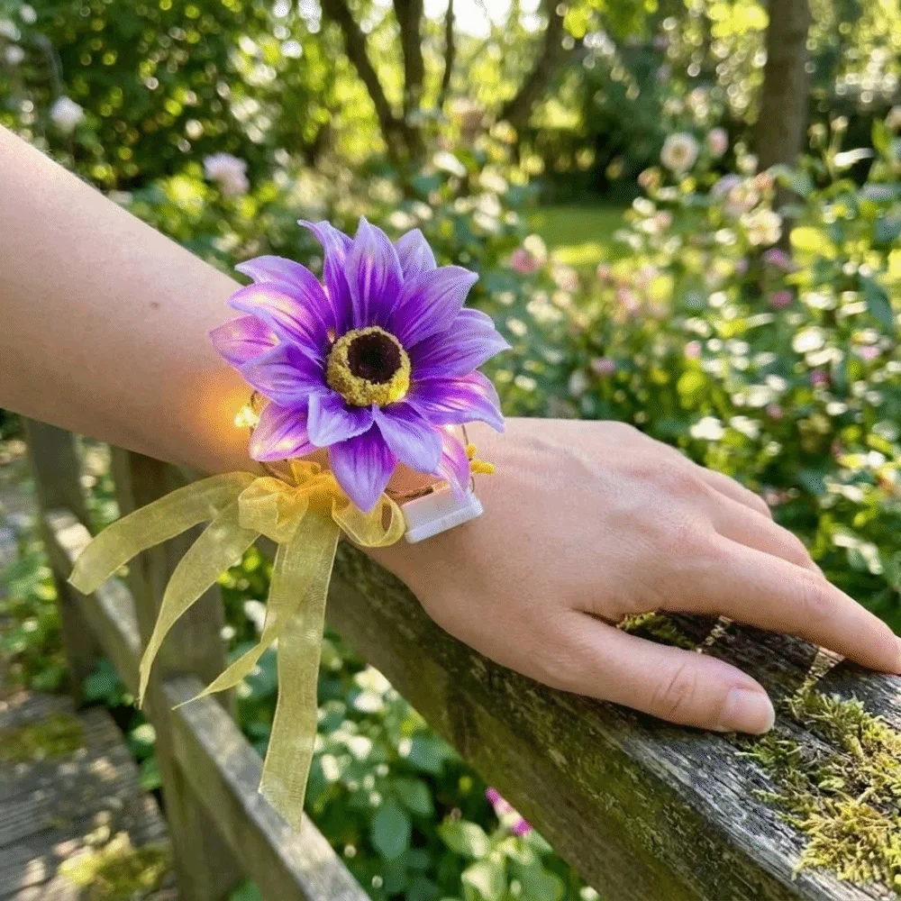 2pcs Bright Sunflower Styled Glowing Sunflower Wristband Soft Glowing Light Lightweight Stage Performance Wristband
2pcs Bright Sunflower Styled Glowing Sunflower Wristband Soft Glowing Light Lightweight Stage Performance Wristband