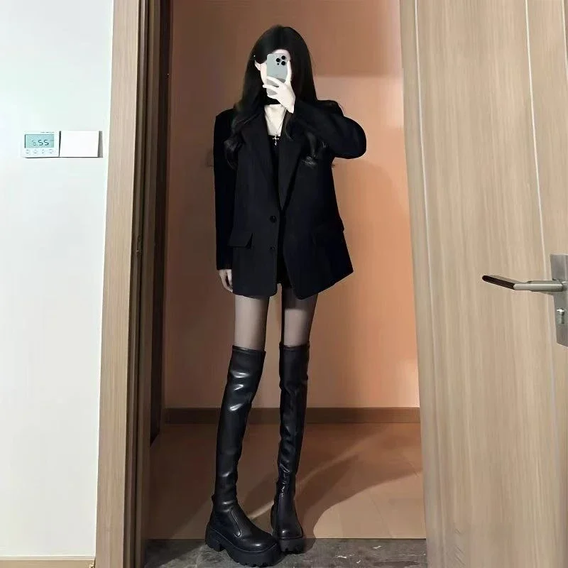 Новинка 2025 года, женский однотонный простой свободный пиджак, весенне-осенний студенческий однобортный пиджак премиум-класса в корейском стиле, повседневная куртка маленького размера
Новинка 2025 года, женский однотонный простой свободный пиджак, весенне-осенний студенческий однобортный пиджак премиум-класса в корейском стиле, повседневная куртка маленького размера