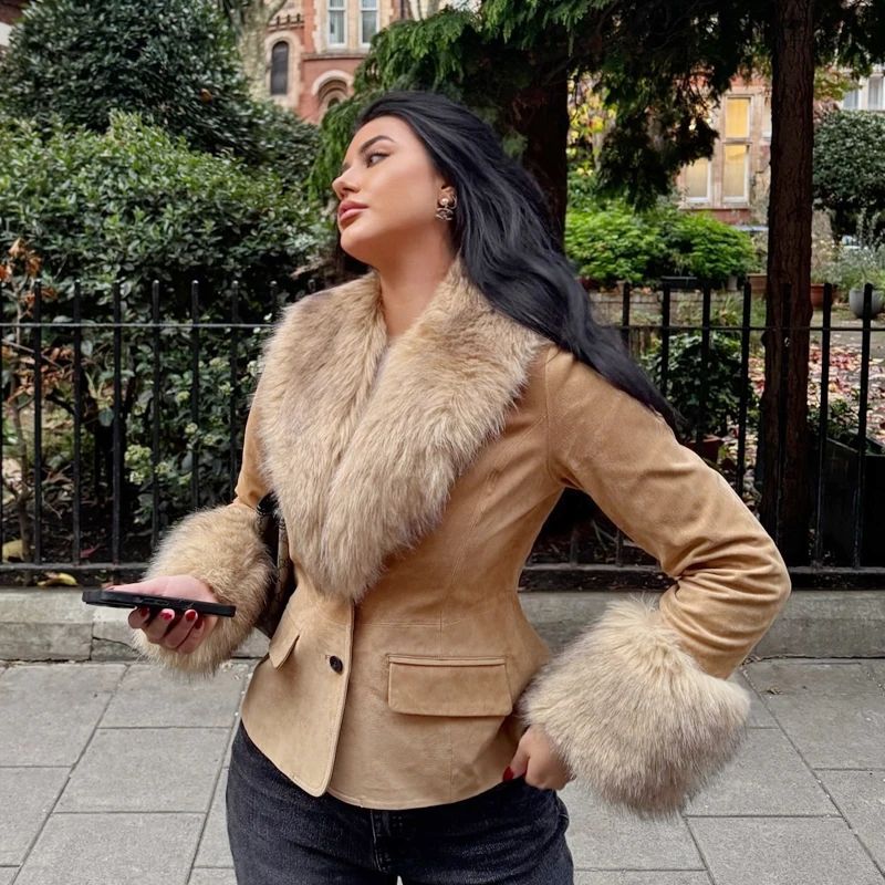 Suede Blazer Women's Jacket Faux Fur Collar Jacket Fitted For Women Fashion Spring Elegant Women's Long Sleeve Top Office Look
Suede Blazer Women's Jacket Faux Fur Collar Jacket Fitted For Women Fashion Spring Elegant Women's Long Sleeve Top Office Look