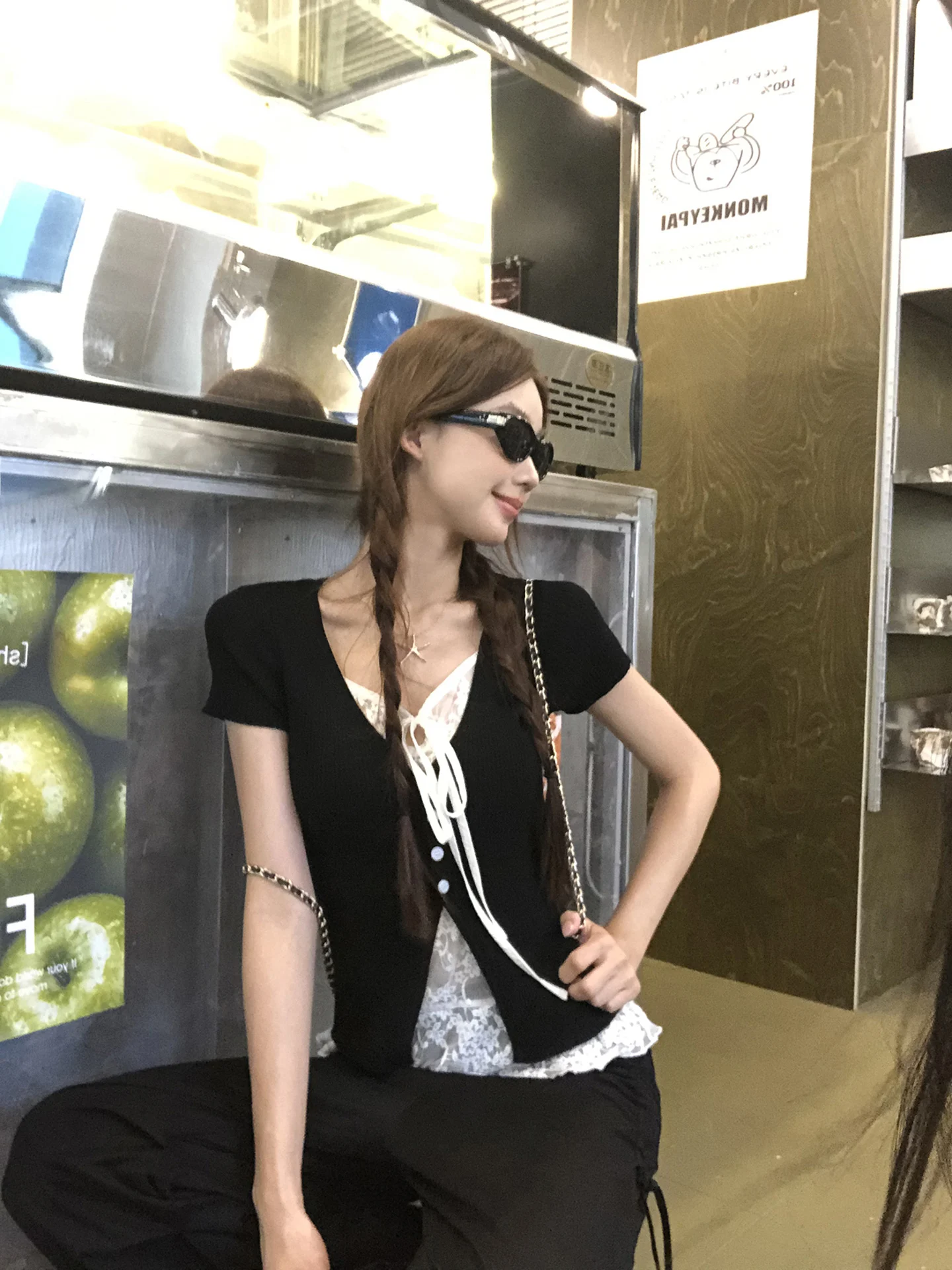 Женская летняя футболка с кружевным дизайном, модная, для повседневной носки, прямого кроя, из смеси нейлона, вискозы, лиоцелла и полиэстера
Женская летняя футболка с кружевным дизайном, модная, для повседневной носки, прямого кроя, из смеси нейлона, вискозы, лиоцелла и полиэстера