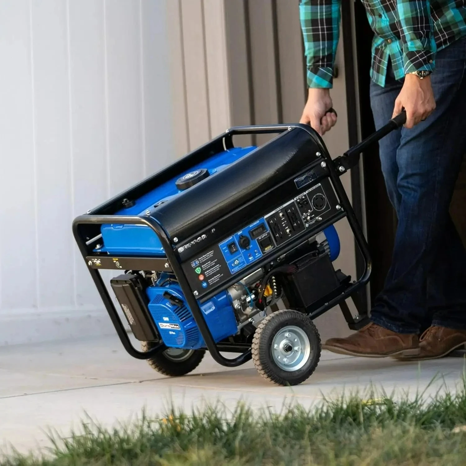 Customizable XP7500X 7500-Watt/6500-Watt 274cc Electric Start Gas Powered Portable Generator w/CO Alert Black/Blue
Customizable XP7500X 7500-Watt/6500-Watt 274cc Electric Start Gas Powered Portable Generator w/CO Alert Black/Blue