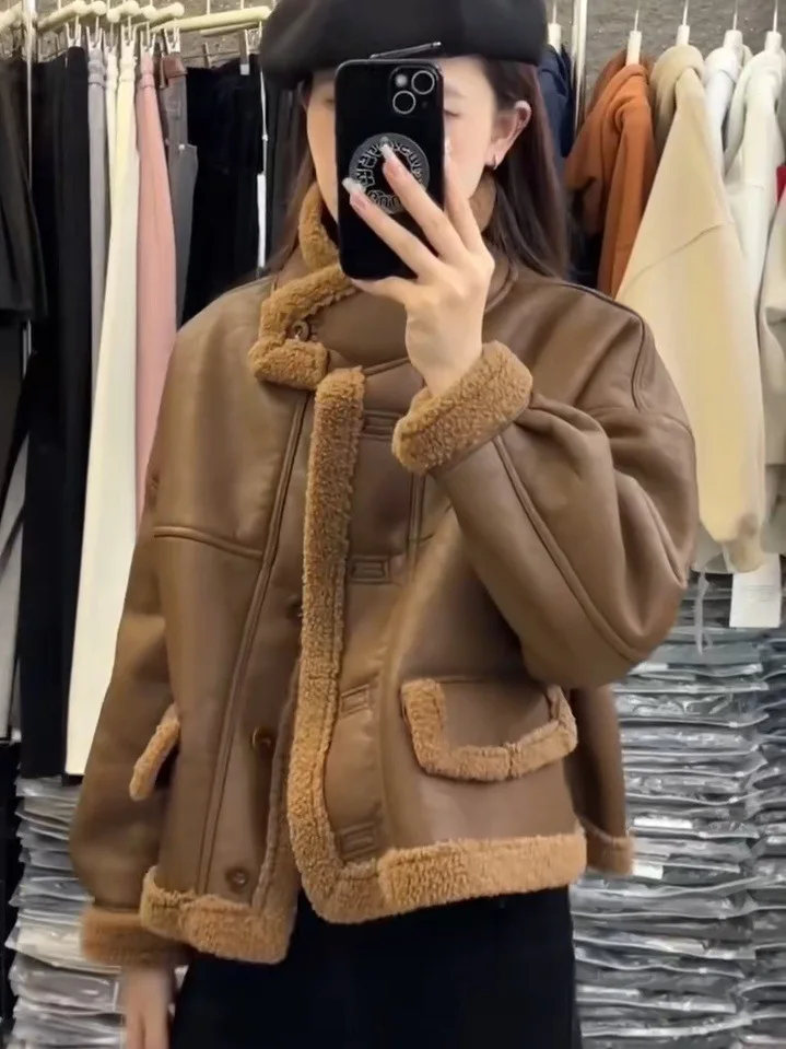 European New Fashionable Soft Fur Integrated Thickened Cropped Jacket Women's Coffee Color
European New Fashionable Soft Fur Integrated Thickened Cropped Jacket Women's Coffee Color