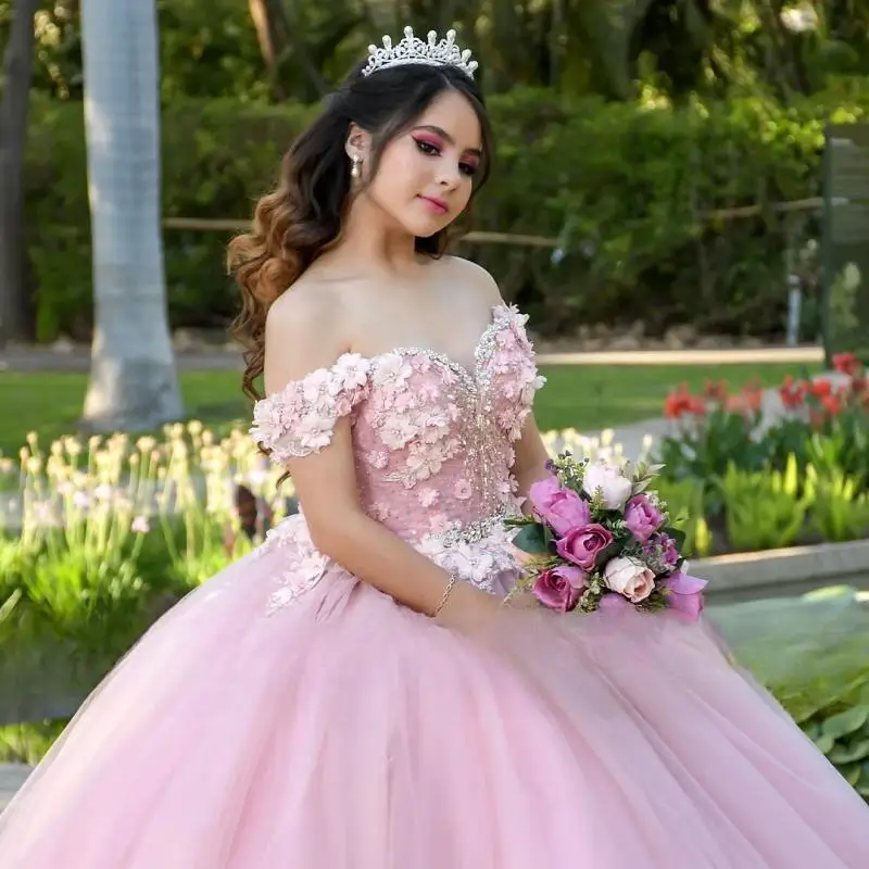 Customized Pink Glamorous Quinceanera Dresses Appliques Beading Off The Shoulder Pleat Tulle Robe Princesse Vestidos De 15 Años
Customized Pink Glamorous Quinceanera Dresses Appliques Beading Off The Shoulder Pleat Tulle Robe Princesse Vestidos De 15 Años