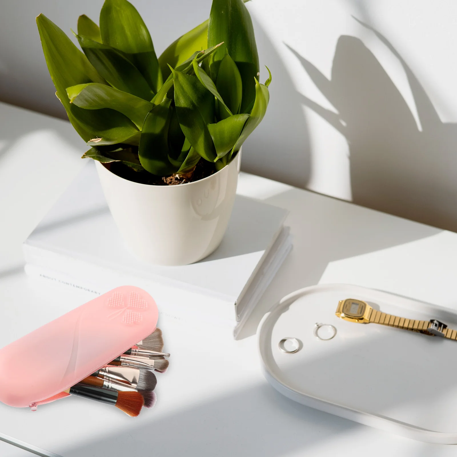 Makeup Brush Storage Pouch Travel Brush Zipper Bag Lightweight Portable Organizer for Makeup Tools on The Move
Makeup Brush Storage Pouch Travel Brush Zipper Bag Lightweight Portable Organizer for Makeup Tools on The Move