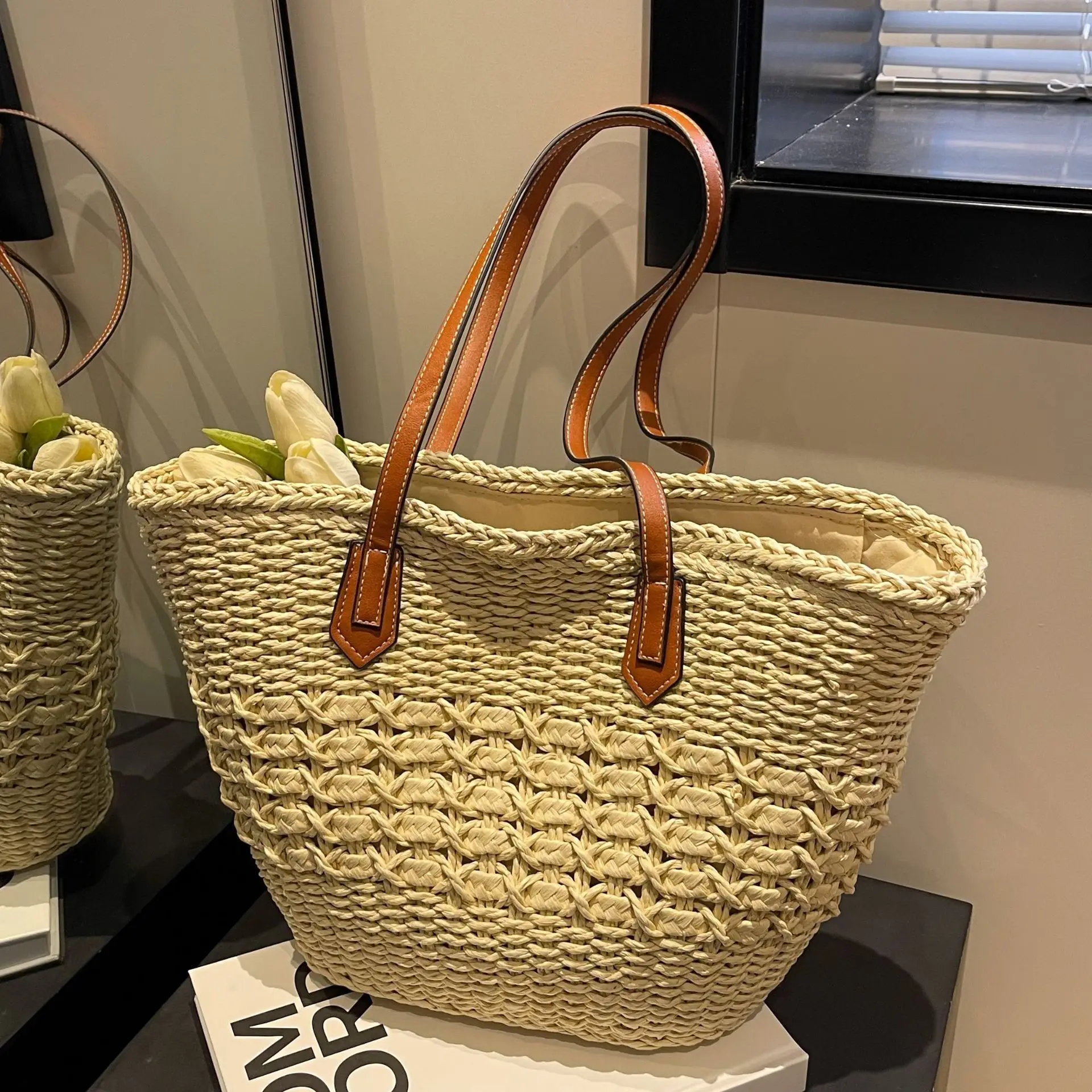 Large capacity straw bag women 2025 new summer ins holiday beach bag fashion shoulder tote bag
Large capacity straw bag women 2025 new summer ins holiday beach bag fashion shoulder tote bag