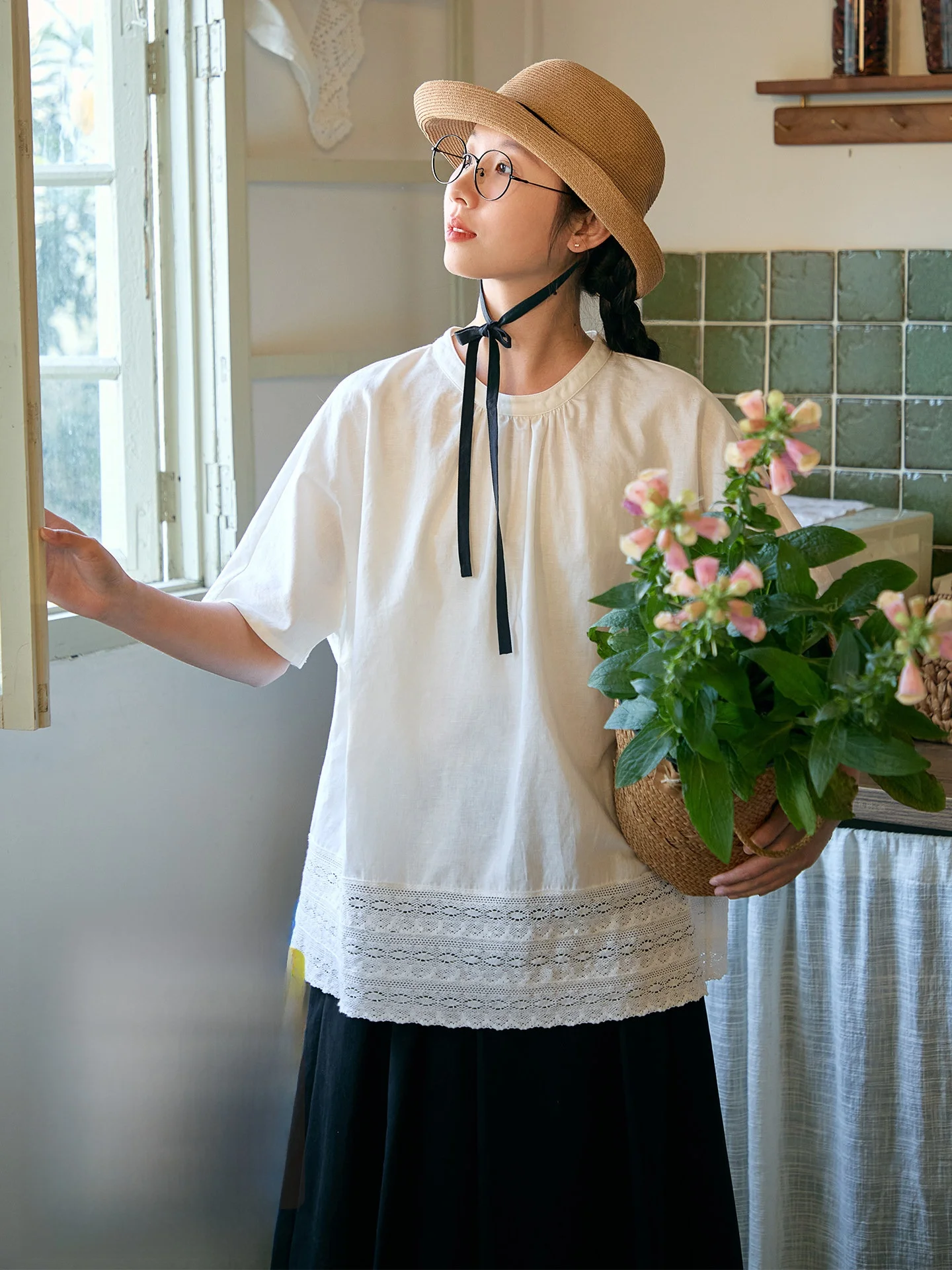 Loose Cotton Linen Shirt Women Summer round Neck Short Sleeve Lace Trim Original Forest System Artistic White Women's Shirt
Loose Cotton Linen Shirt Women Summer round Neck Short Sleeve Lace Trim Original Forest System Artistic White Women's Shirt