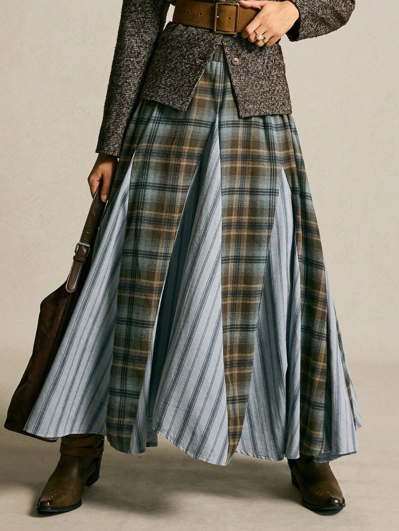European and American style autumn and winter new patchwork personalized skirt
European and American style autumn and winter new patchwork personalized skirt