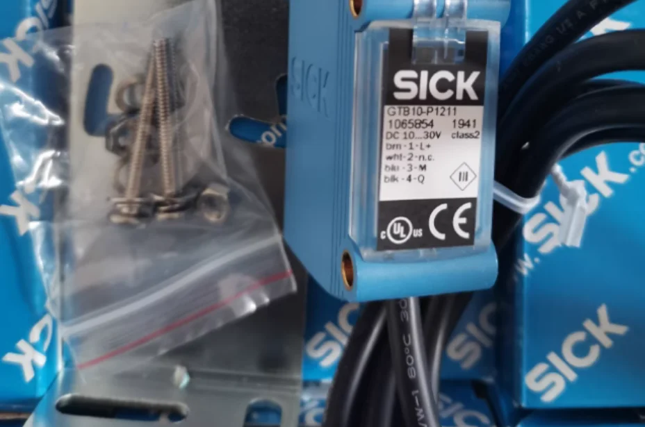 New original SICK photoelectric switch GTB10-N1212 GTB10-P1212 GTB10-N4212 GTB10-P4212
New original SICK photoelectric switch GTB10-N1212 GTB10-P1212 GTB10-N4212 GTB10-P4212