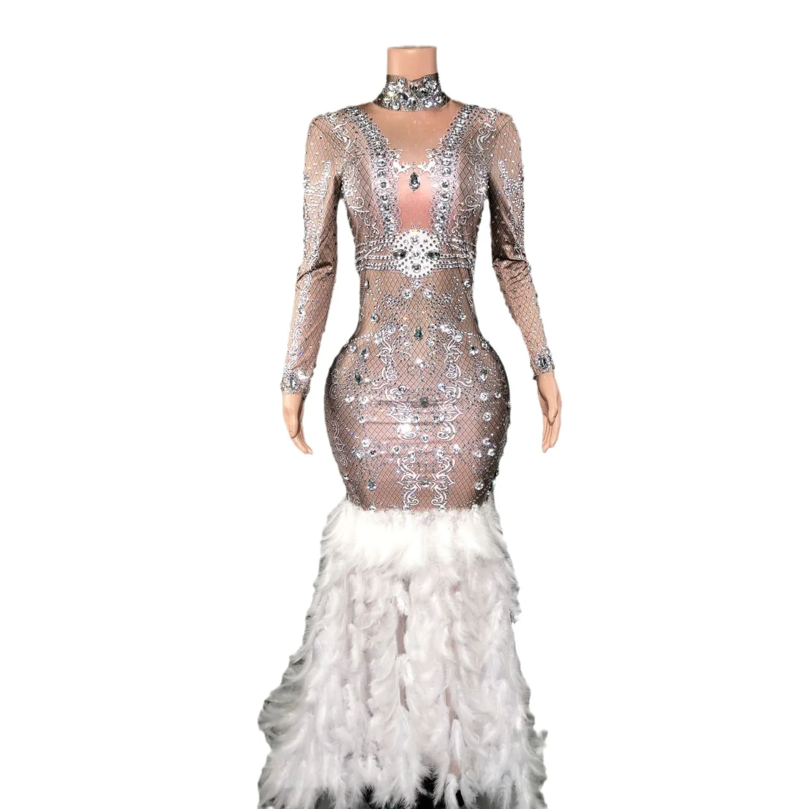 European and American parties shiny rhinestone feathers birthday party evening dress photography photo clothing women
European and American parties shiny rhinestone feathers birthday party evening dress photography photo clothing women