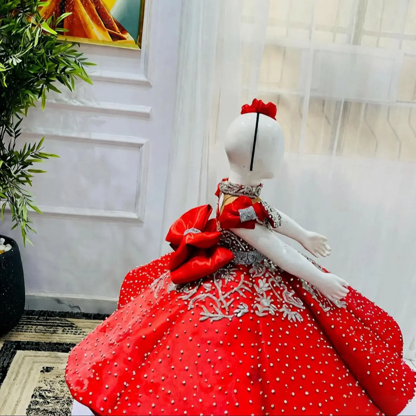 Роскошные красные атласные пышные платья для девочек-цветочниц с бисером и бантом на шее для туалета, вечернее платье принцессы на свадьбу, день рождения
Роскошные красные атласные пышные платья для девочек-цветочниц с бисером и бантом на шее для туалета, вечернее платье принцессы на свадьбу, день рождения