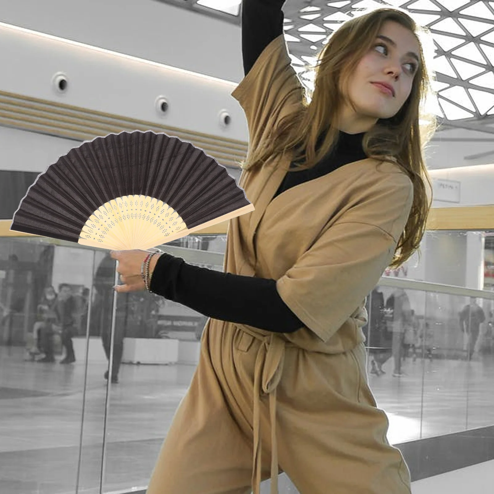 2Pcs Wedding Fans Paper Folding Hand Fan Elegant Foldable Lightweight Dancing Portable Fan with Mesh Bag Wedding Gift Favor
2Pcs Wedding Fans Paper Folding Hand Fan Elegant Foldable Lightweight Dancing Portable Fan with Mesh Bag Wedding Gift Favor