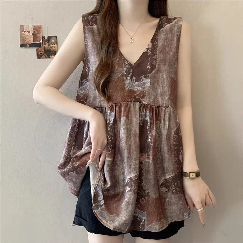 V Neck Sleeveless Top With Pleated Hem Boho Style Summer Wear For Women
V Neck Sleeveless Top With Pleated Hem Boho Style Summer Wear For Women