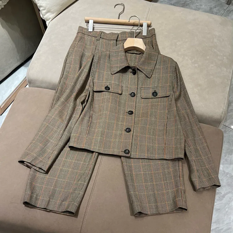 2026 Early Spring New B*C Women's Wool Plaid Casual Short Jacket with Wool Straight Leg Pants
2026 Early Spring New B*C Women's Wool Plaid Casual Short Jacket with Wool Straight Leg Pants
