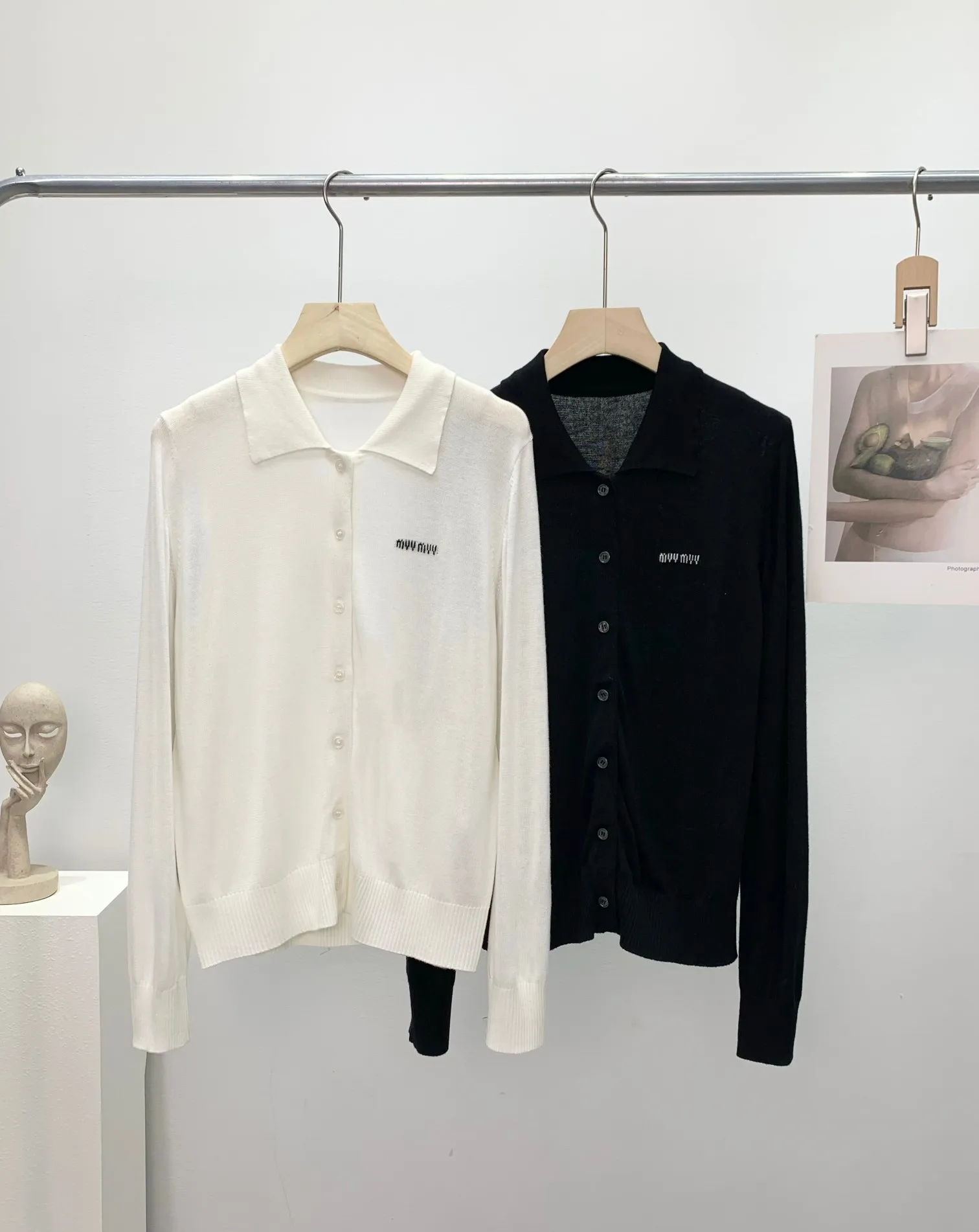 Loose Fit Embroidered Letter Knit Cardigan Women's Fashionable Autumn Winter Open Front Sweater Jacket Casual Commute Style
Loose Fit Embroidered Letter Knit Cardigan Women's Fashionable Autumn Winter Open Front Sweater Jacket Casual Commute Style