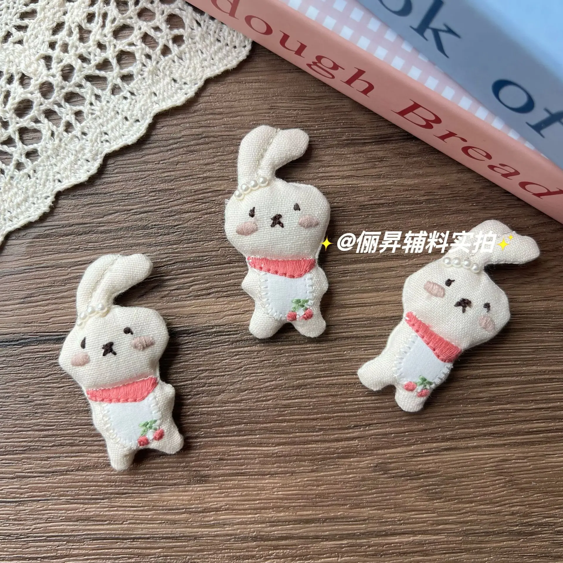 Pink Fabric Cartoon Rabbit Series Hair Pin Brooch Bag Charm DIY Craft for Clothes Hat Scarf Decoration Cute Lightweight
Pink Fabric Cartoon Rabbit Series Hair Pin Brooch Bag Charm DIY Craft for Clothes Hat Scarf Decoration Cute Lightweight